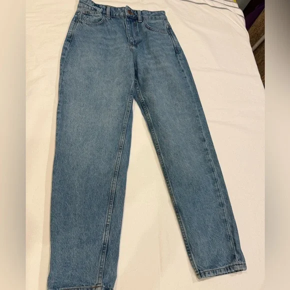 Zara High Rise Straight Leg Jeans Light Wash Size US 2 EUR 34 - Picture 3 of 10